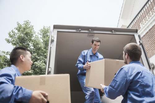 Local packing and boxes service supporting Docklands customers